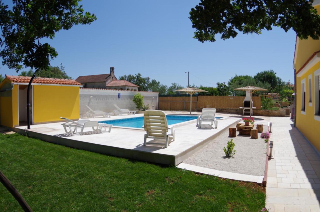 הוילה Svetvinčenat House Oliva, Sveti Kirin מראה חיצוני תמונה