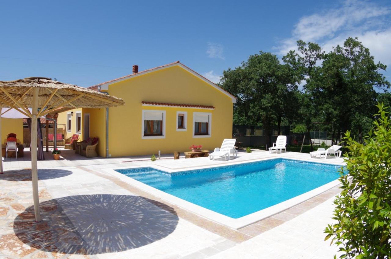 הוילה Svetvinčenat House Oliva, Sveti Kirin מראה חיצוני תמונה