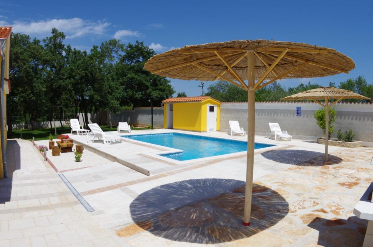 הוילה Svetvinčenat House Oliva, Sveti Kirin מראה חיצוני תמונה