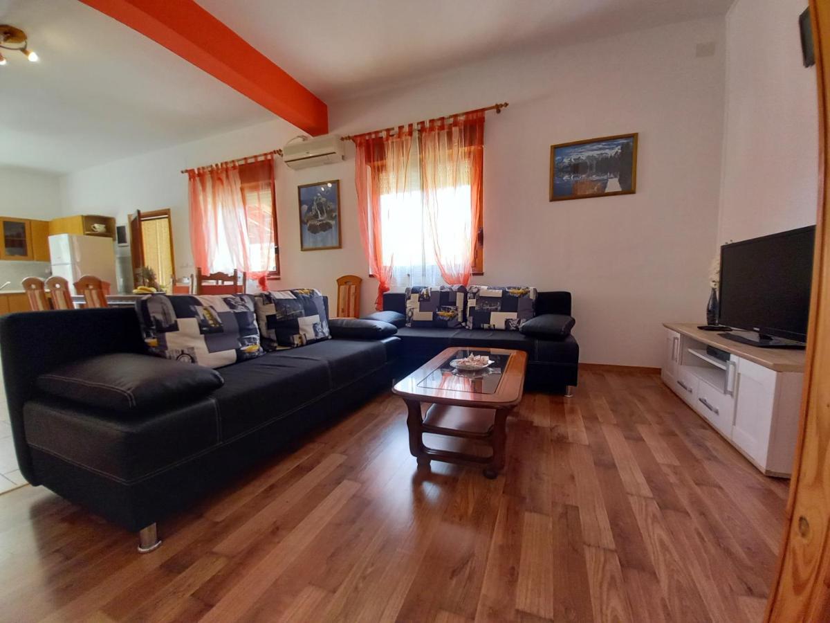 הוילה Svetvinčenat House Oliva, Sveti Kirin מראה חיצוני תמונה